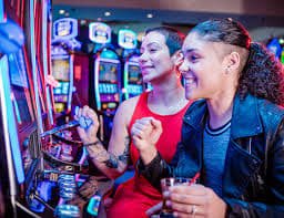 555slot လောင်းကစား Sportsbook Live Betting Myanmar ဘောလုံး Esports MMK